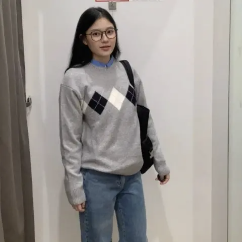 大童菱格针织衫