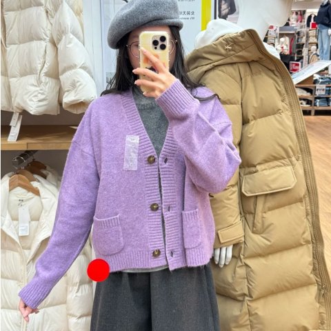 香芋色羊绒开衫