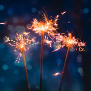 拥抱新年 40根仙女棒仅€8.5