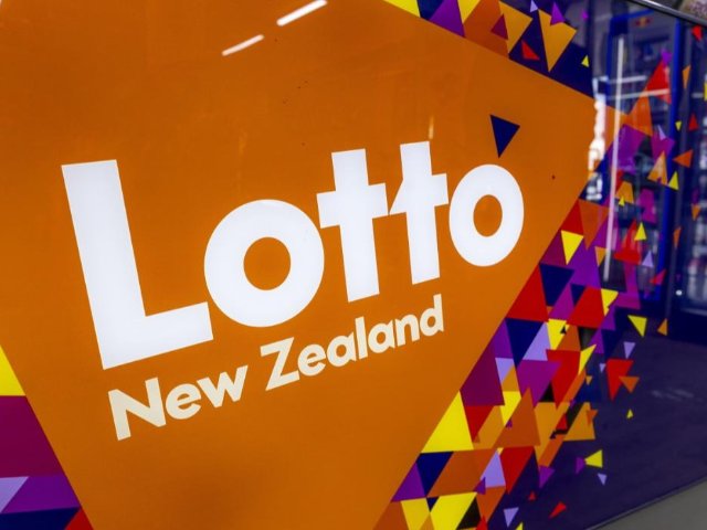 天降横财！新西兰彩民喜中千万巨奖，...