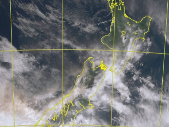 澳大利亚林火浓烟正吹向新西兰，天空...