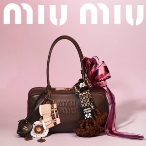 独家5.8折 MiuMiu迷你包€545