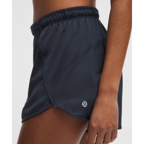 Swiftly Mid-Rise 3英寸短裤