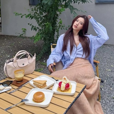 Longchamp 裸色皮革手袋