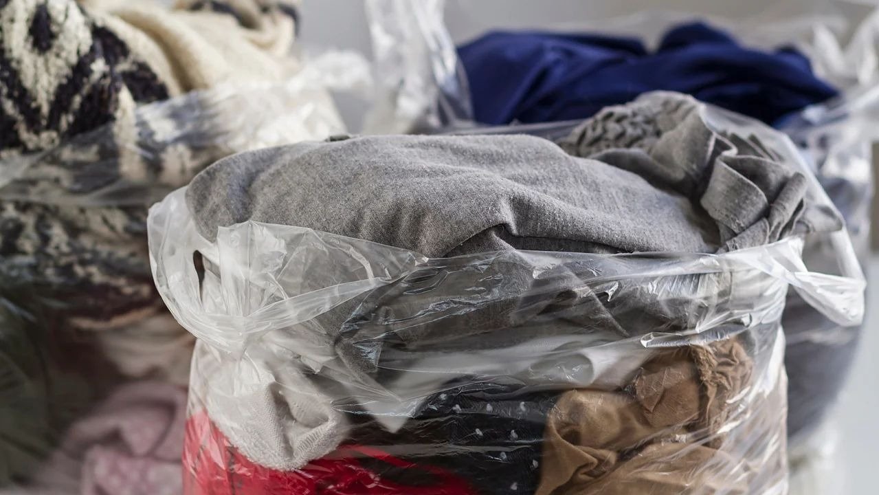 2026法国旧衣处理新规：乱扔或将受罚！