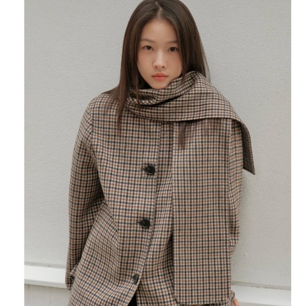 格纹围巾夹克