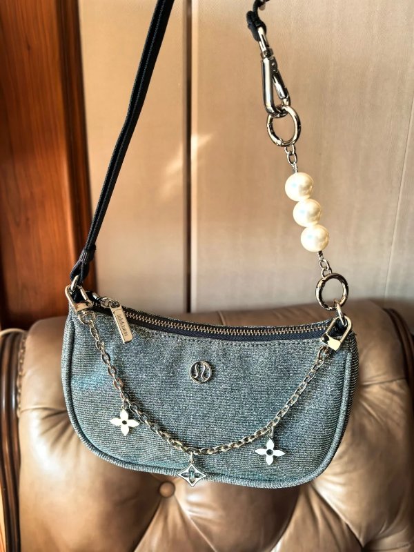 City Essentials 小号亮片单肩包 3L