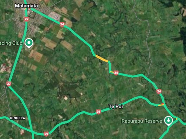 货车倾洒死鸡致路面湿滑，新西兰SH...