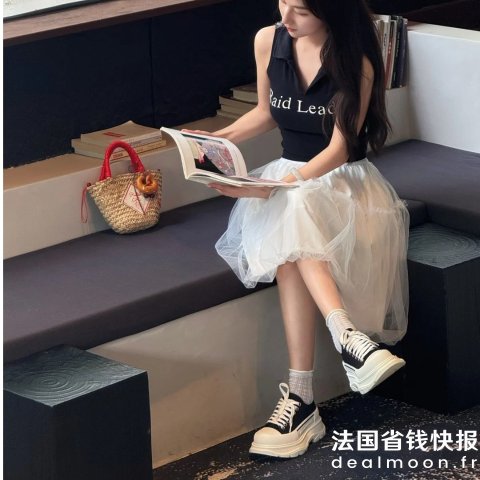 Alexander McQueen悄悄增高+拉长腿 常居留子圈鞋王榜Tread黑色帆布鞋