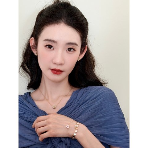 Logo 吊坠项链 张艺凡、宋雨琦同款