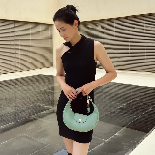 绿色中号半月包