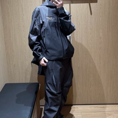 Rush 拼色冲锋衣