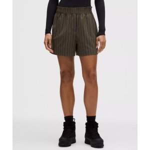 Stretch 高腰荷叶边短裤 4"