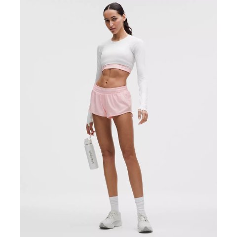 Lululemon Hotty Hot 低腰衬里短裤 2.5英寸