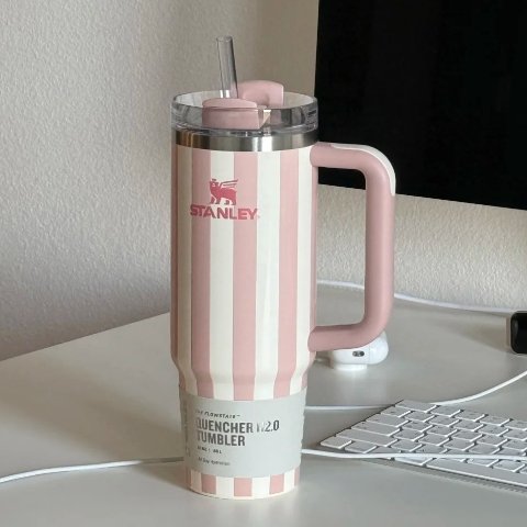 Stanley可爱俏皮粉色条纹~THE QUENCHER 保温杯 1.18L