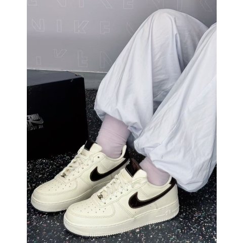Off-White Air Force 1  07 运动鞋