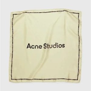 4折起+额外85折 粉色T恤€127