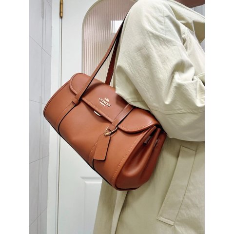 Bridget Flap 单肩包