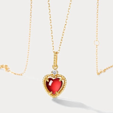 Garnet 心形吊坠项链