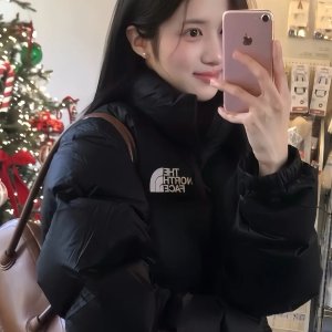 2.7折起+叠8折 黑武士冲锋衣€74