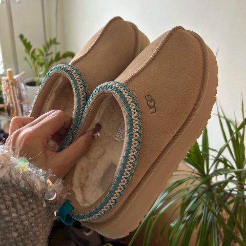 7折起！雨靴$68Sportchek | UGG 断码清仓！封面经典Tasman拖鞋$93收！