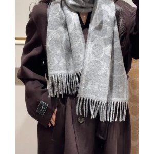 Coach2降，之前$192双面标志性羊绒围巾