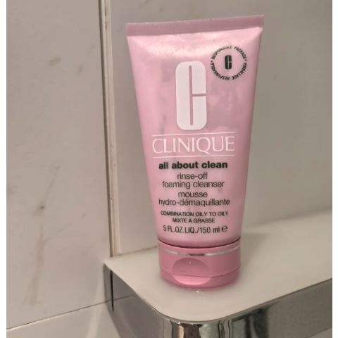 卸妆洁面乳 150ml