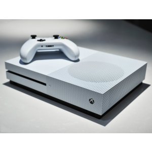 Xbox One S游戏主机特卖
