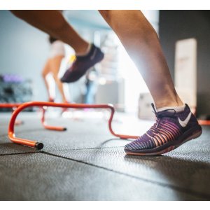 Nike 精选女式健身房训练鞋热卖