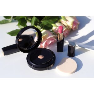 with any Estee Lauder concealer Purchase @ Estee Lauder