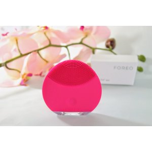FOREO 'LUNA™ mini' Compact Facial Cleansing Device