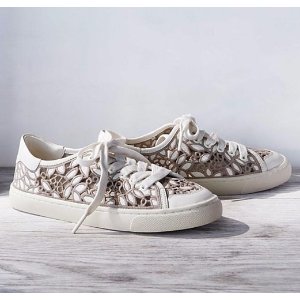 Private Sneakers Sale @ Tory Burch