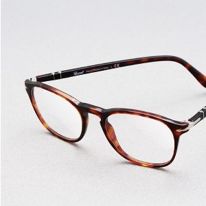 网络眼镜店Glasses.com 随时可买到喜欢的眼镜／墨镜