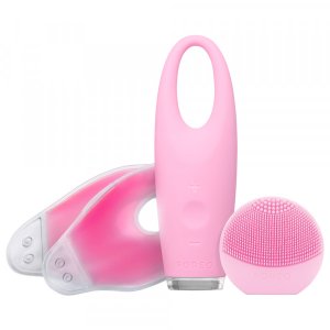 FOREO PAMPER YOURSELF BEAUTY ESSENTIALS
