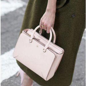 With Pale Appicot Handbag Orders $250+ And Free Shipping @ Tory Burch