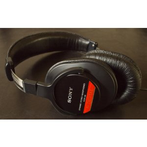 Sony MDR-V6 Studio Monitor Headphones