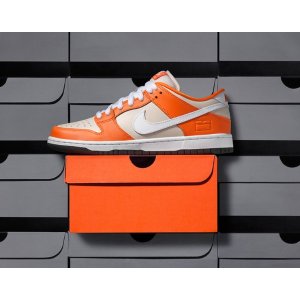 Nike SB Dunk Low Orange Box @ Nike Store