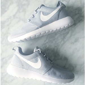 Roshe Shoes @ Nike.com