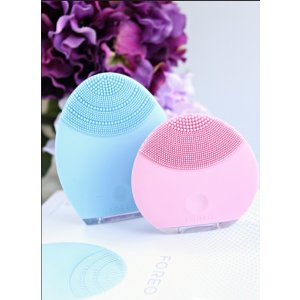 FOREO Devices @AskDerm