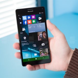 Microsoft Lumia 950 XL + Lumia 950 + Display Dock