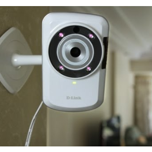 D-Link DCS-932L Day & Night Wi-Fi Camera (White)