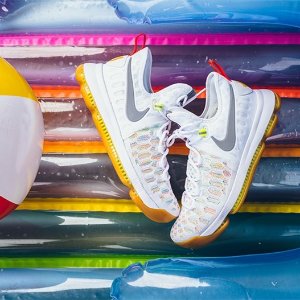 Nike KD 9 “Multicolor” 男款篮球鞋