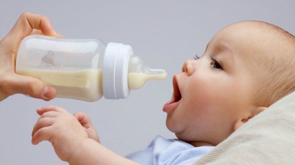 新手父母小课堂：配方奶/母乳喂养的须知事项