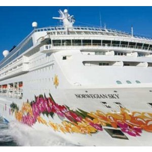 The Bahamas: 4-Night Cruise on Norwegian Sky + Free Open Bar & $50 Deposits