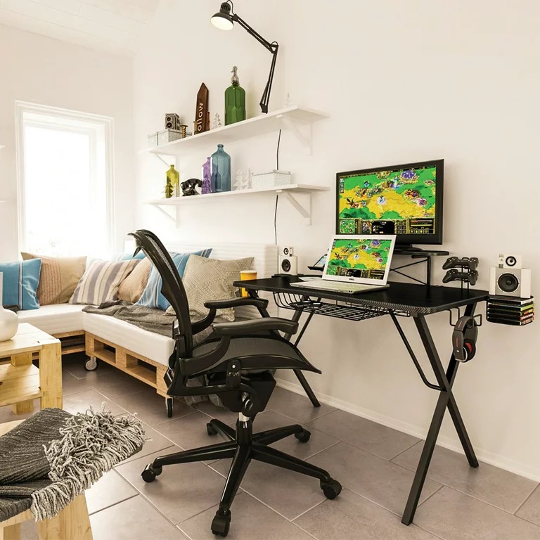 Atlantic Professional Gaming Desk Pro（黑色或白色），带内置存储、金属配件支架和电缆槽