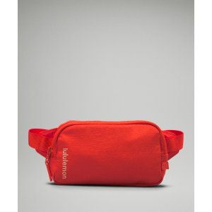 $38 Lululemon Mini Belt Bag 上新新色