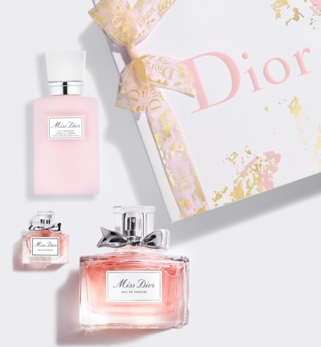 Dior official website | DIOR

購買任意美妝，送Dior999唇膏，小鏡子