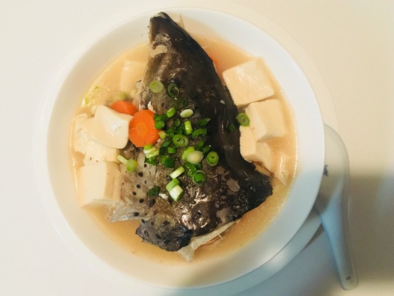 🐟鲜味三文鱼头豆腐汤🐟