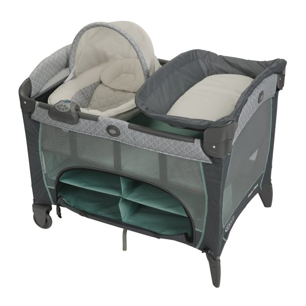 Graco多功能婴儿游戏床，含安抚摇篮及尿布台