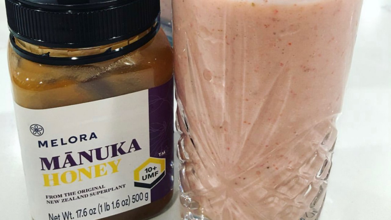 健康美颜从每天一杯Manuka+新鲜水果汁开始！抗菌、消炎、润肠、美容一杯搞定！